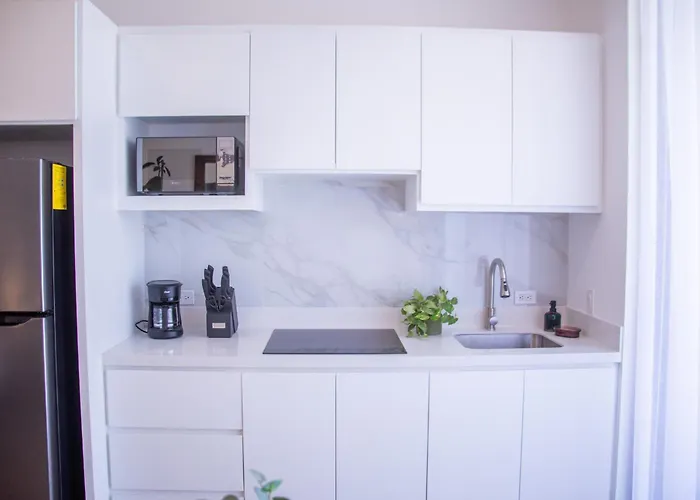 Modern 3 Blocks Away From The Marina King Bed And Pool *