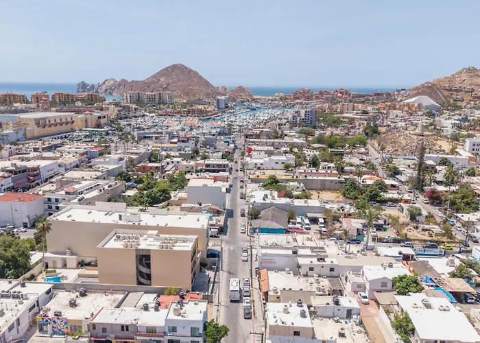 Modern 3 Blocks Away From The Marina King Bed And Pool Apartment *