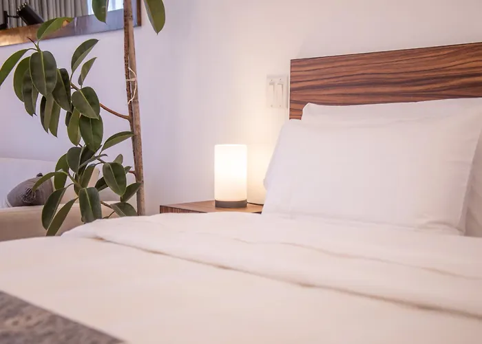 Modern 3 Blocks Away From The Marina King Bed And Pool