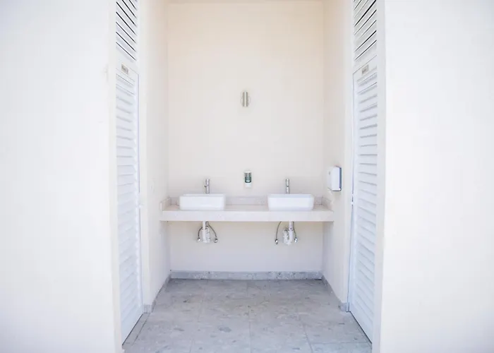 Modern 3 Blocks Away From The Marina King Bed And Pool Cabo San Lucas
